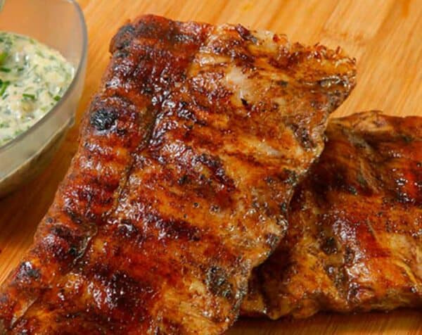 Baby back ribs y salsa de cilantro