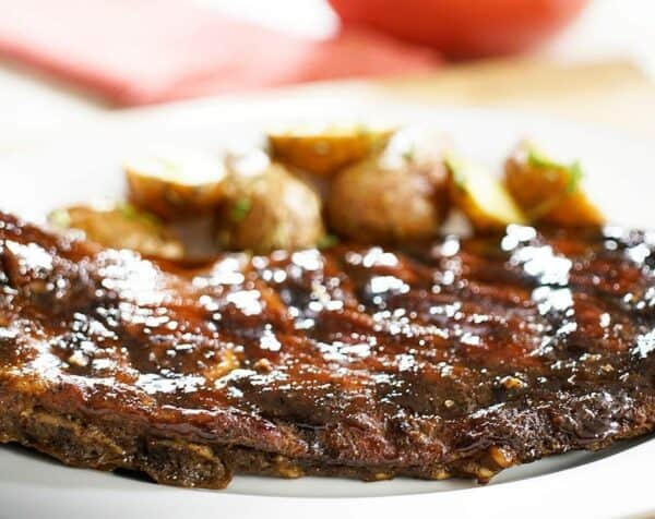 Costillas teriyaki con ensalada fresca