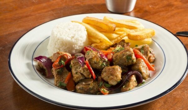 Lomo saltado de cerdo