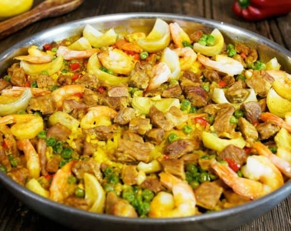 Paella de costillar deshuesado de cerdo